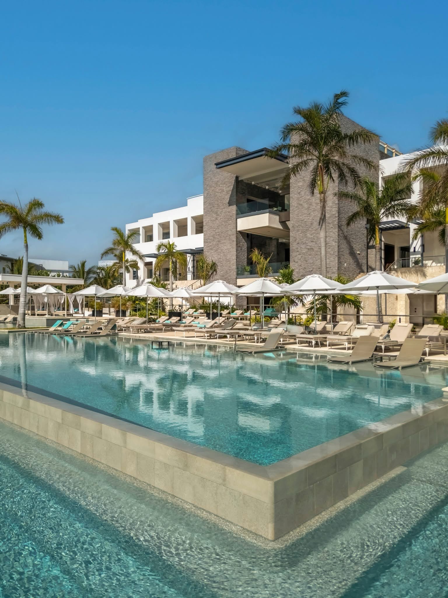 We Toured 12 Cancun Resorts. These Are the 5 We Recommend Most